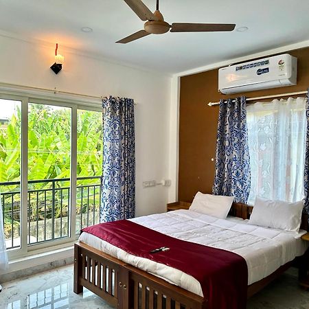 M M Residency Hotel Kochi Exterior photo